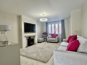 Lounge- click for photo gallery